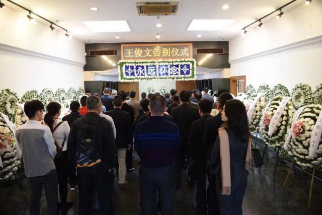 青岛灵堂布置 白事24小时一条龙服务 灵堂灵车